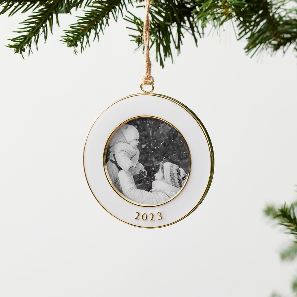 NWT Pottery Barn 2023 Round White Enamel Frame Christmas Ornament